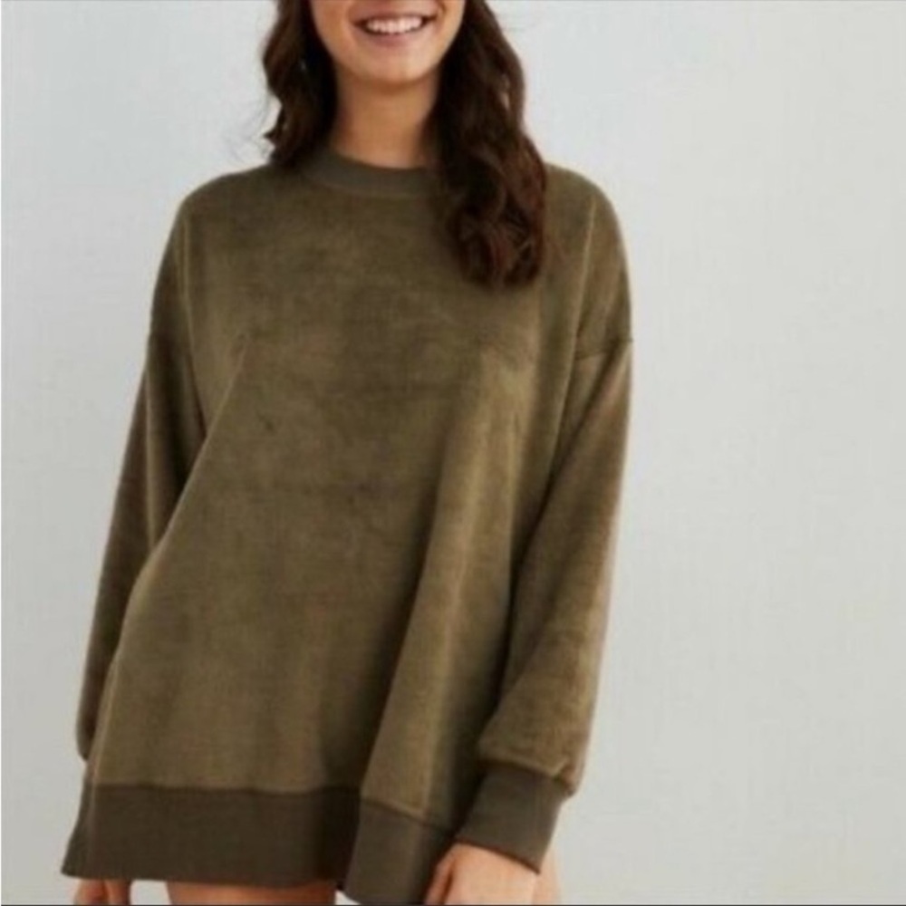 Aerie Oversized Cozy Fleece Olive Green with Side Slits Sweater - Picture 10 of 10